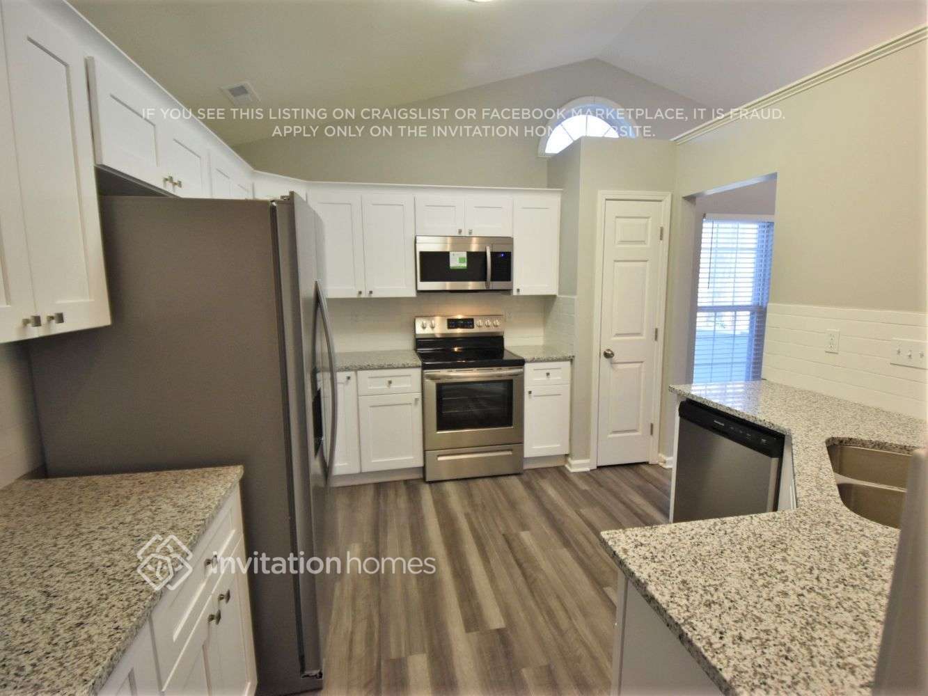 Building Photo - 8122 Bella Vista Ct