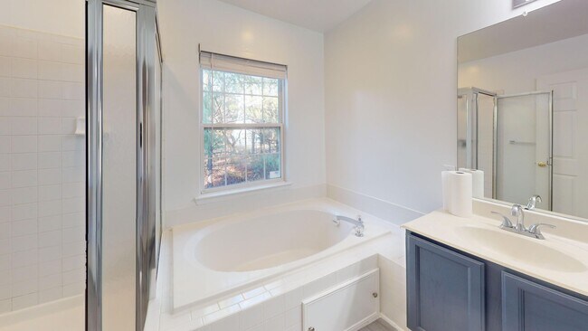 Building Photo - 26071 Ridge Manor Dr