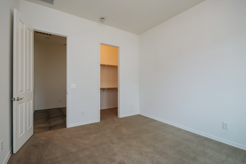 Building Photo - 5113 N 194th Dr