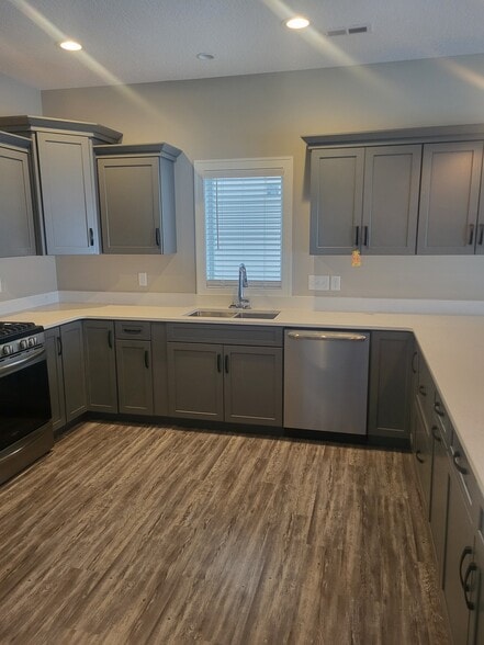 Building Photo - 2422 13th St