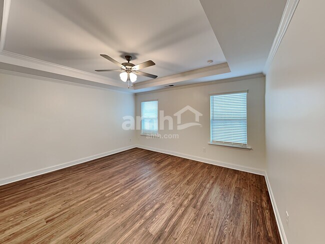 Building Photo - 5212 Valor Dr