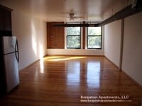 Building Photo - 600 Columbia Rd