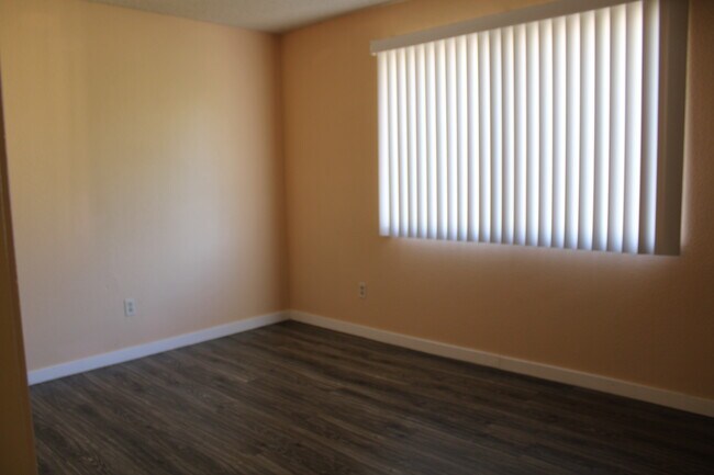 room 2 - 1557 Tomah Ave