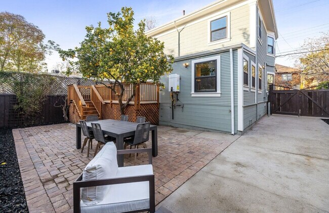 Building Photo - 1807 Martin Luther King Jr Way