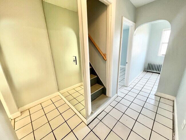 Building Photo - 140 Ferry St