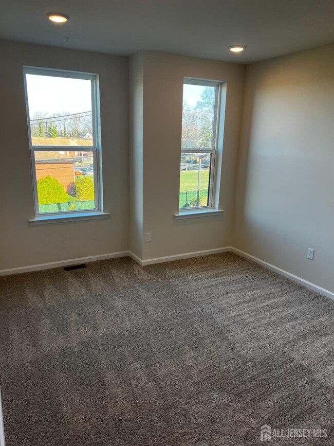 Building Photo - 309 Lyla Ln