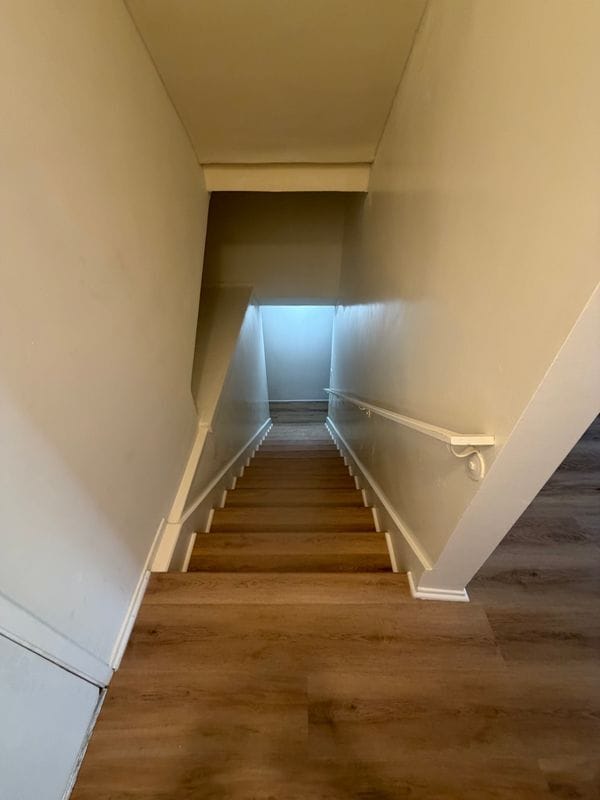 Building Photo - 433 S Palm Dr