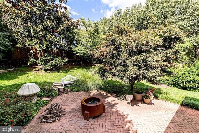 Building Photo - 6122 Bayliss Pl
