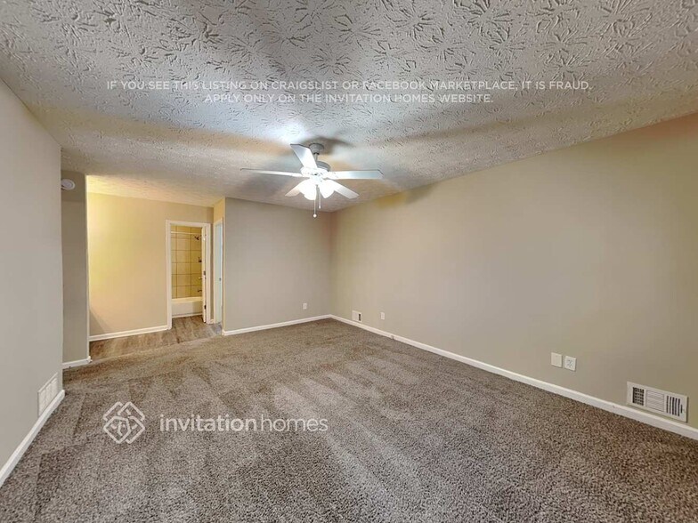 Building Photo - 820 Cedar Lake Dr SE