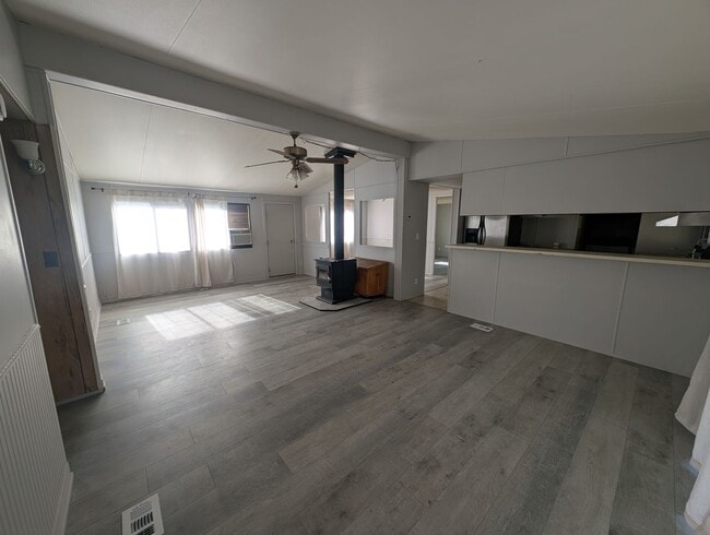 Building Photo - 2976 Deeter Rd