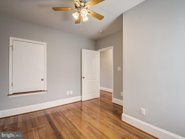 Building Photo - 424 Elm St NW