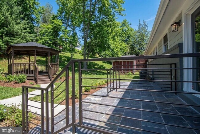 Building Photo - 415 Ritchie Pkwy