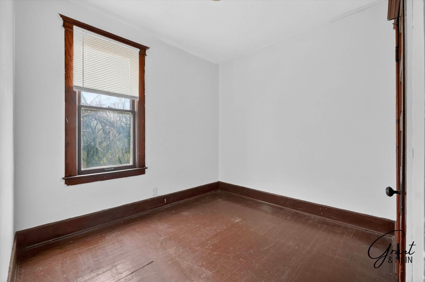 Building Photo - 127/129 W. Buena Vista - AIS-HASE LLC