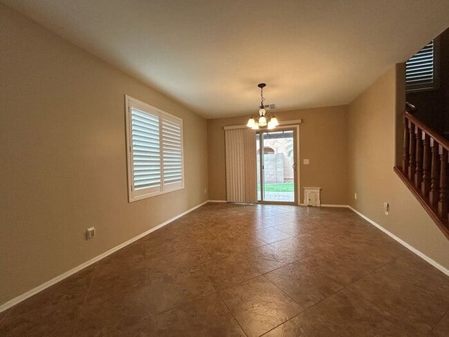 Building Photo - 2251 S Ponderosa Dr