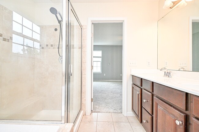Building Photo - 8453 Forest Valley Dr