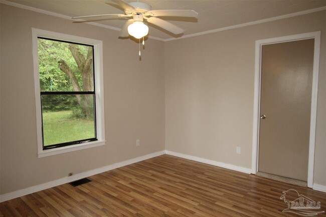 Building Photo - 4639 Santa Rosa Dr