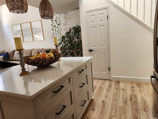 Building Photo - 336 Prairie Ct