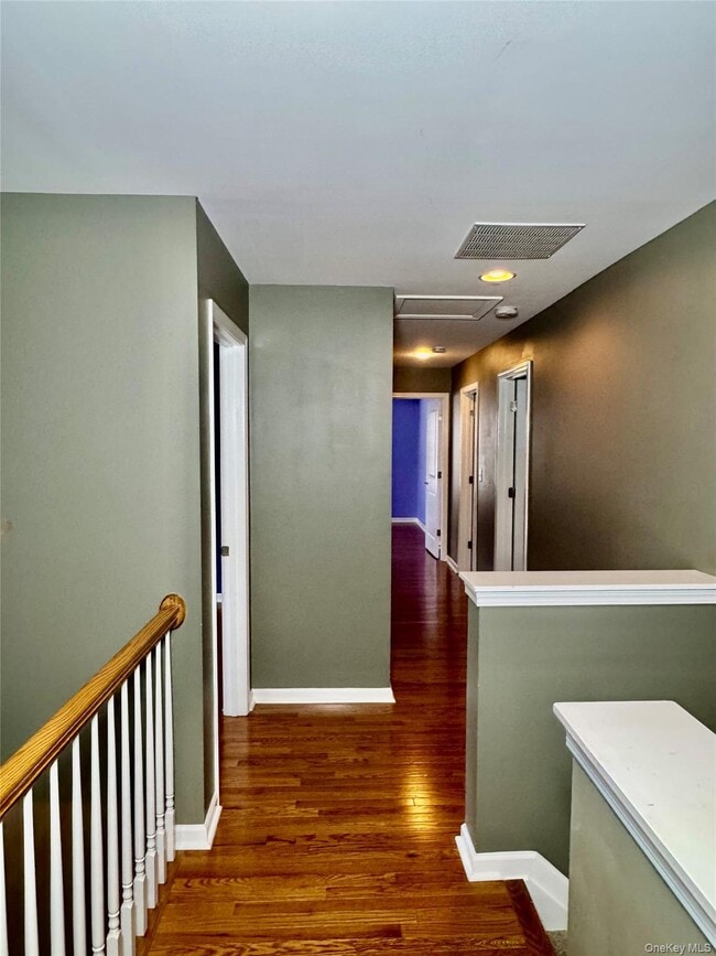 Building Photo - 19 Highrose Ridge Way