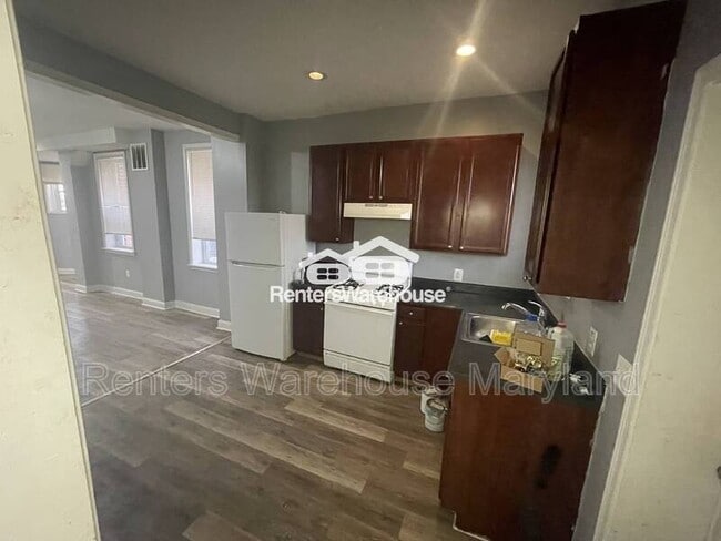 Building Photo - 1427 Poplar Grove St