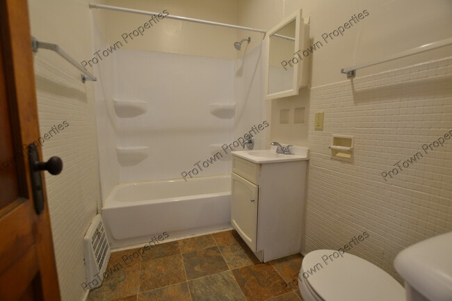 Building Photo - 10 Boulder Ave