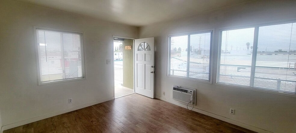 Building Photo - 6202 Cherry Ave