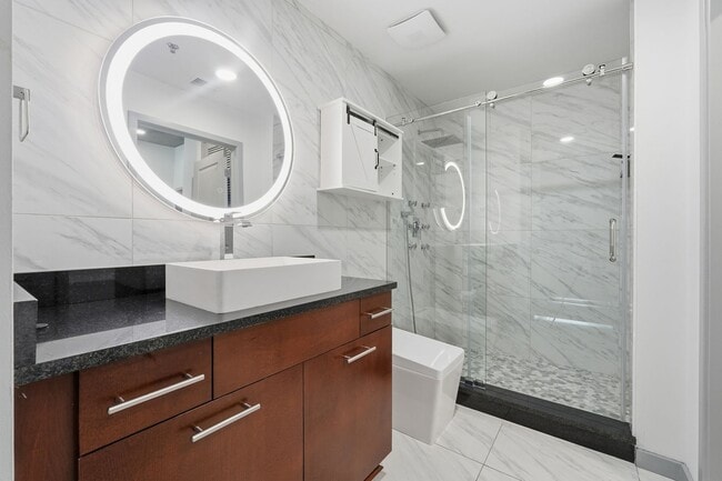 Building Photo - Upgraded Studio Condo in Buckhead