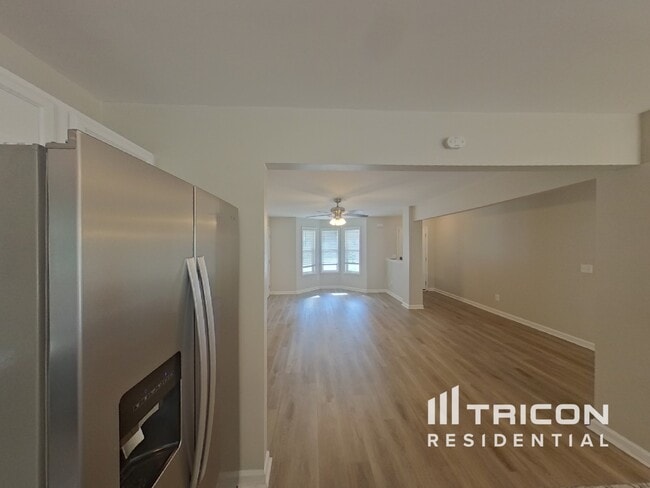 Building Photo - 455 Abbey Pl