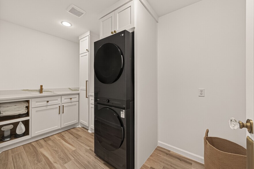 Building Photo - 4259 Noble Oak Trl