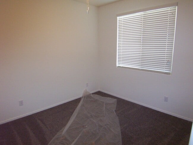 Building Photo - Gilbe Single Story 4 Bedroom