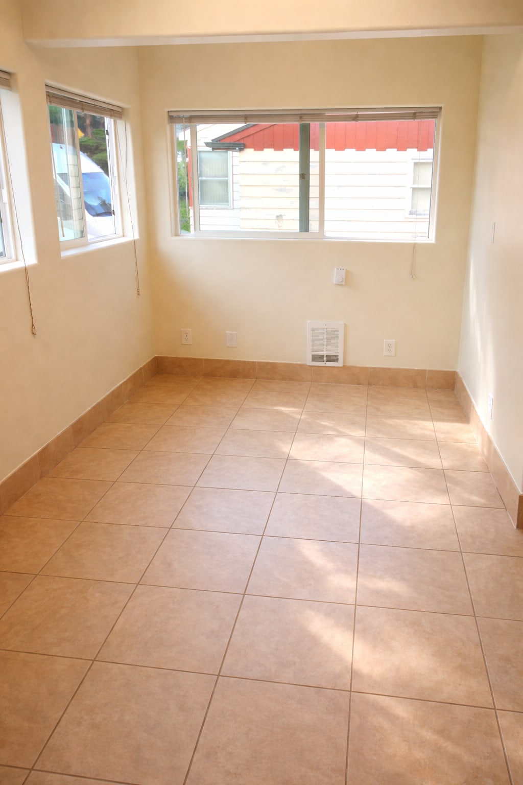 Building Photo - 13304 NE Glisan St