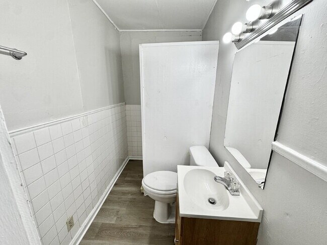 Building Photo - 3592 Vivia Ave