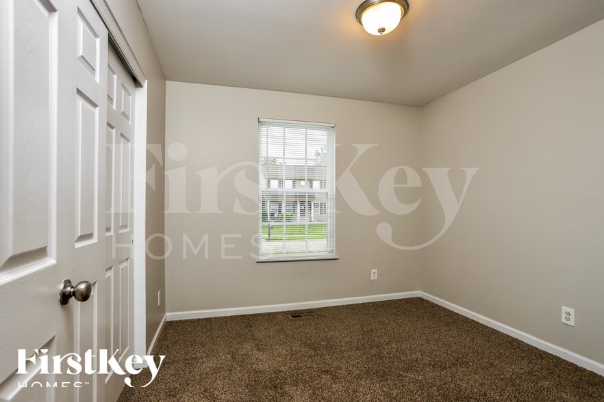 Building Photo - 322 Aspen Creek Dr