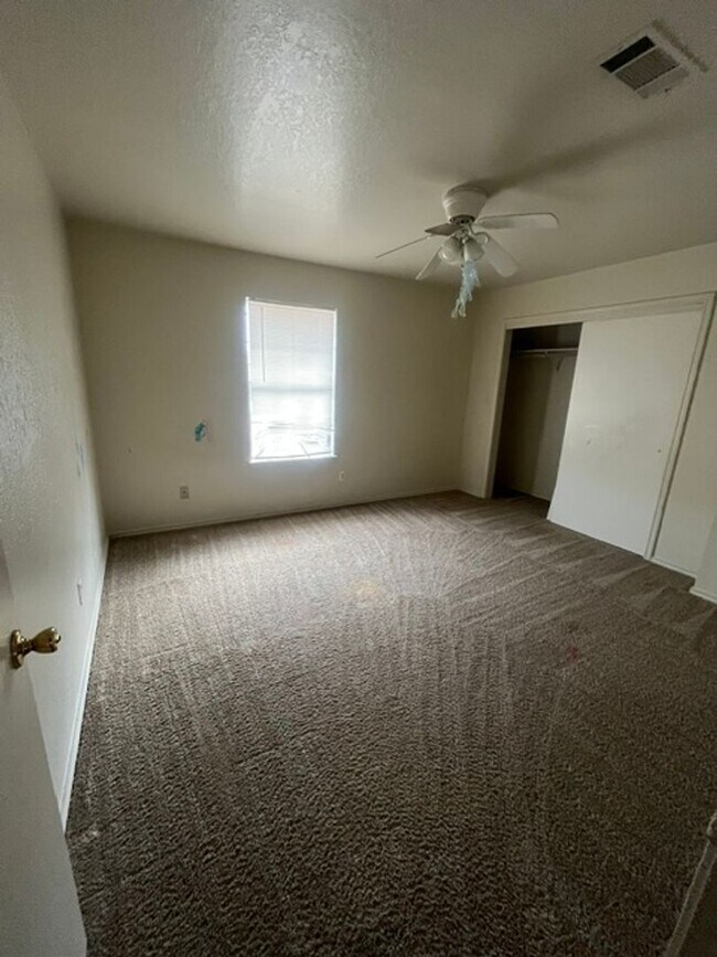 Building Photo - 1103 Horizon Dr
