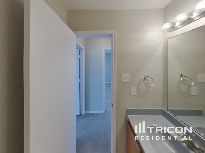 Building Photo - 361 Allenwood Dr