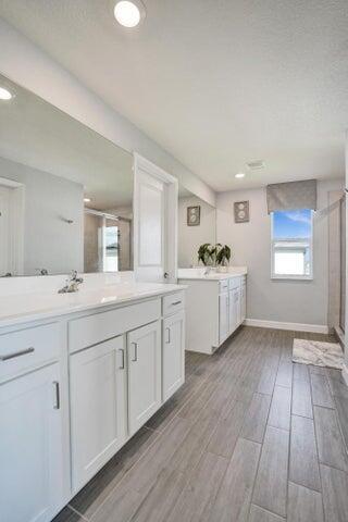 Building Photo - 12623 NW Copper Creek Dr