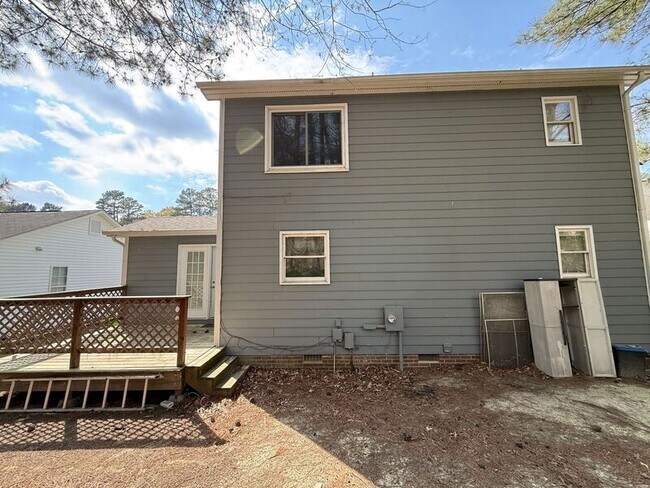 Building Photo - 825 Rawls Dr