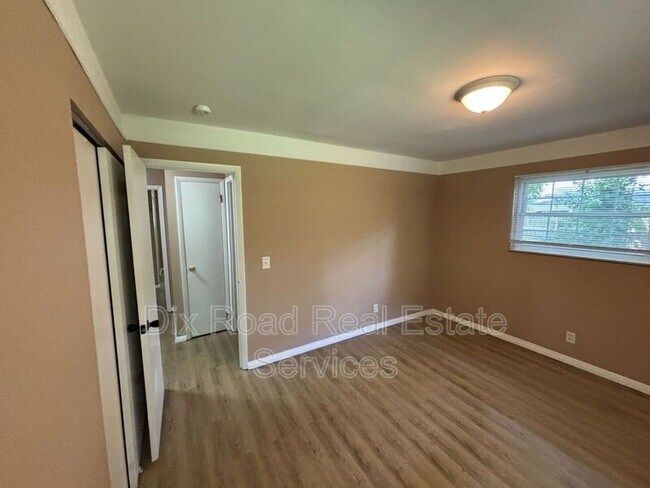 Building Photo - 440 Mc Creary Ct