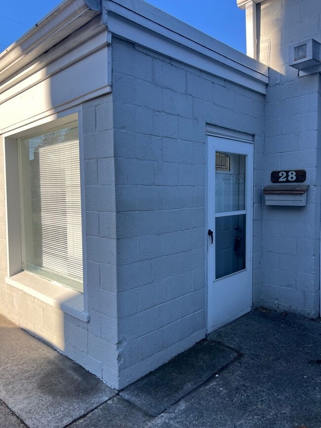 Building Photo - One Bedroom Apartment in Carlisle