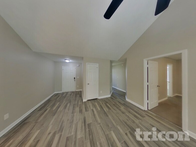 Building Photo - 1411 Pebble Ridge Ln