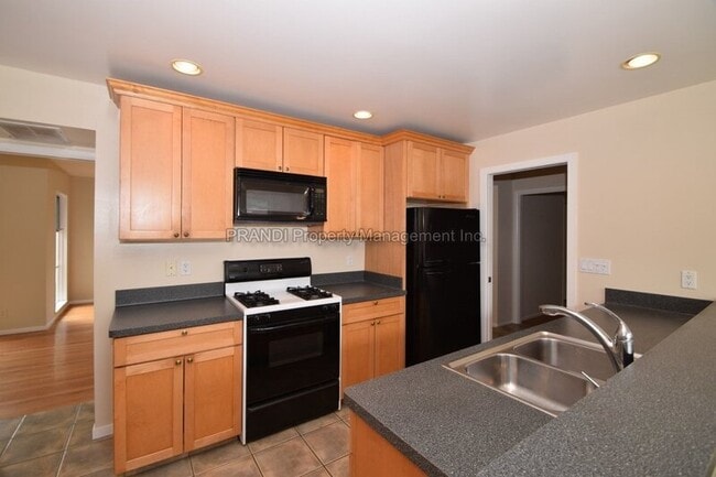 Building Photo - 436 Via Herbosa