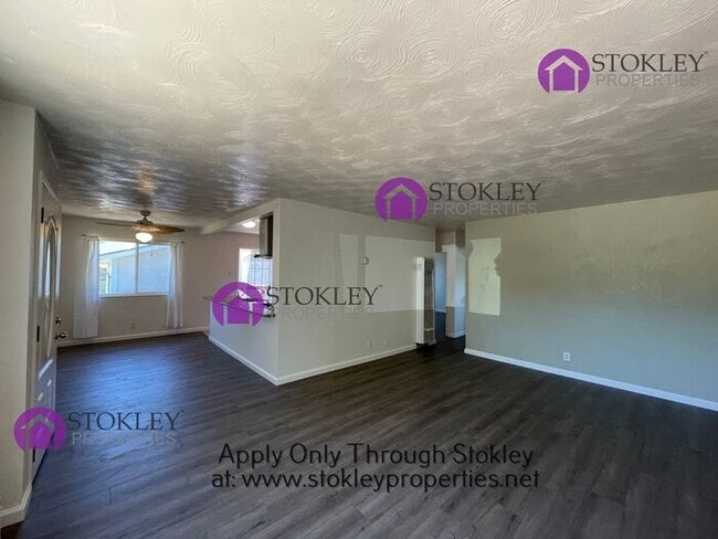 Building Photo - 540 Palms Dr