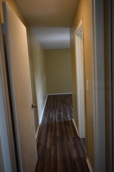 Building Photo - 1450 Creel Rd NE