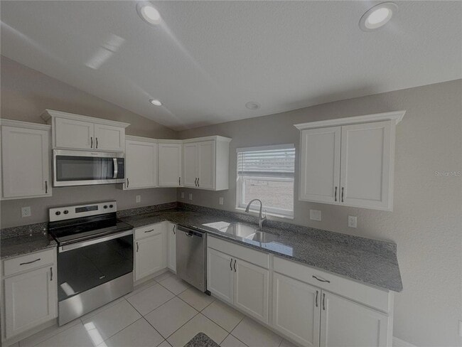 Building Photo - 3892 SW 128th Ln