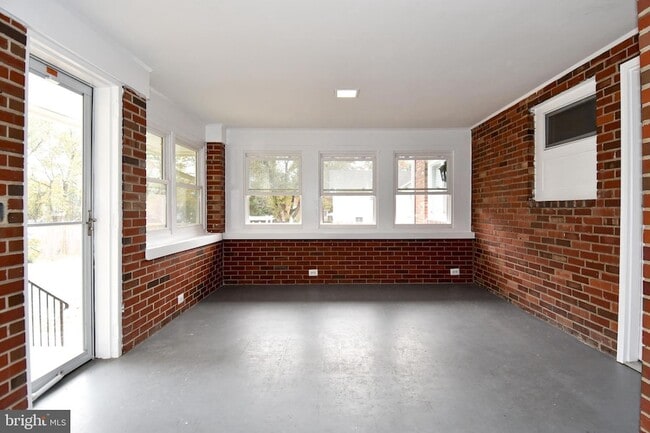 Building Photo - 7125 Harrison Ln