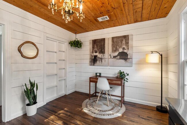 Building Photo - 1707 Lexington St