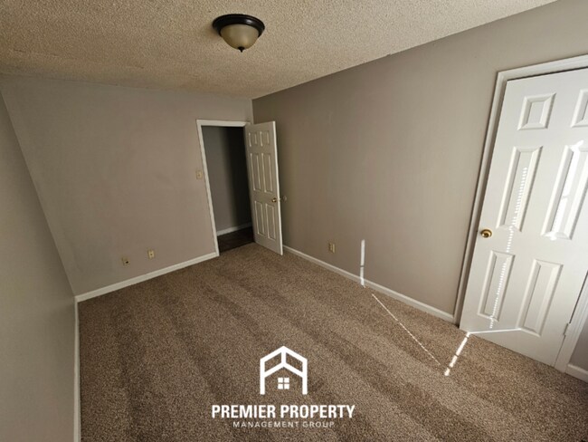 Building Photo - 6617 Rocky Park Dr