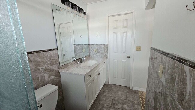 Building Photo - 3 Bedroom Pool Home in North Port - Rent I...