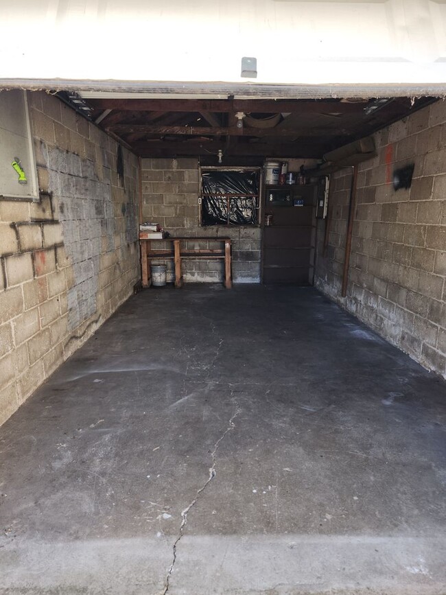 Building Photo - 2-bedroom 1 bath House