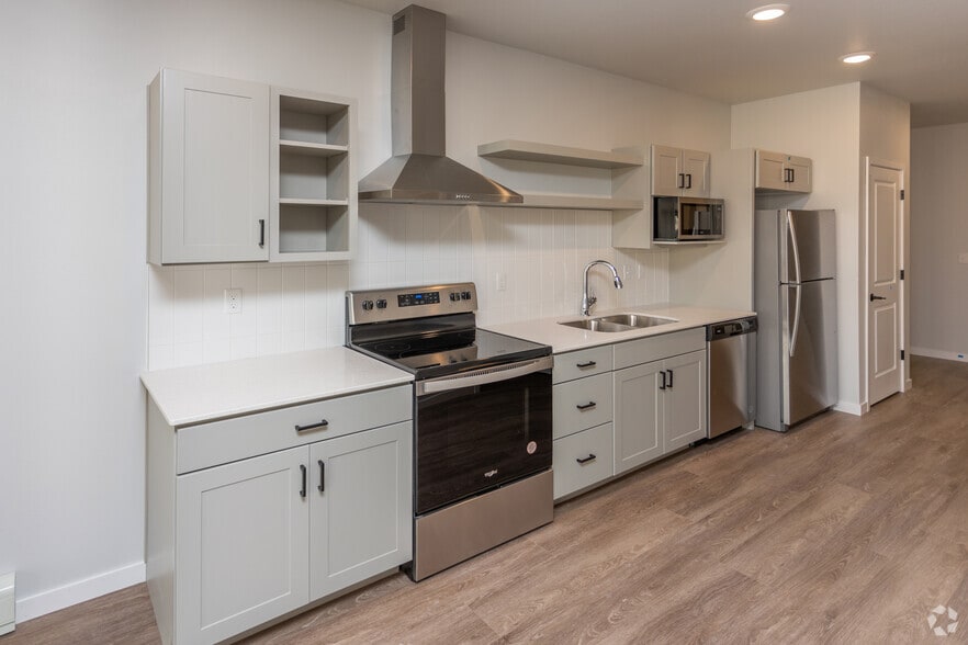 1BR, 1BA, Gunnar - 765SF - Kitchen - MAKT at EOLA