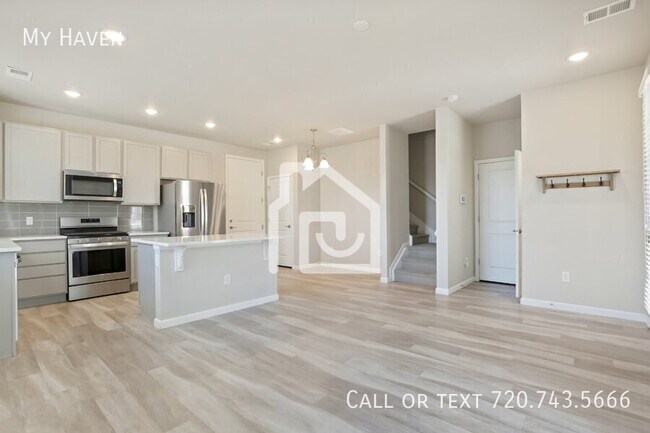 Building Photo - 1320 Hoyt St